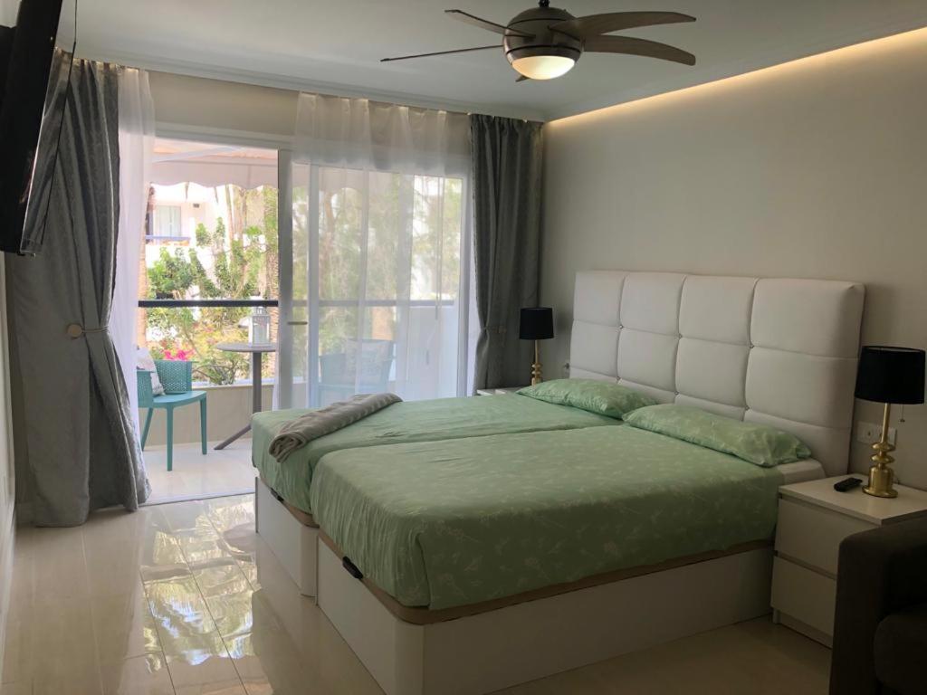 אדחה First Line Seaview Apartment מראה חיצוני תמונה